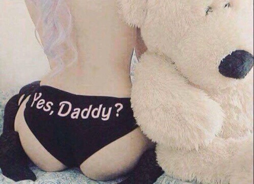 mylipsstainedred:  Yes daddy?