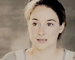 isabellelightwocd-deactivated20:  divergent + beatrice prior as a member of abnegation 