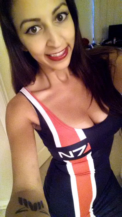 geekpinata:  I’m totally and utterly obsessed with this dress, as you can tell. I think I feel incredibly confident in it because I feel like I can be Commander Shepard in it. I feel awesome and bad ass (I can’t imagine how I will feel one day in