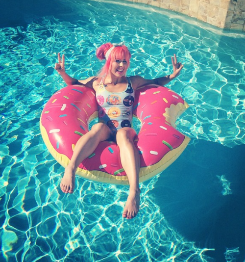 annaleebelle:  Shooting yesterday with radiant-inc was so awesome!  So excited for my 2015 calendar. Lots of awesome stuff going into it!