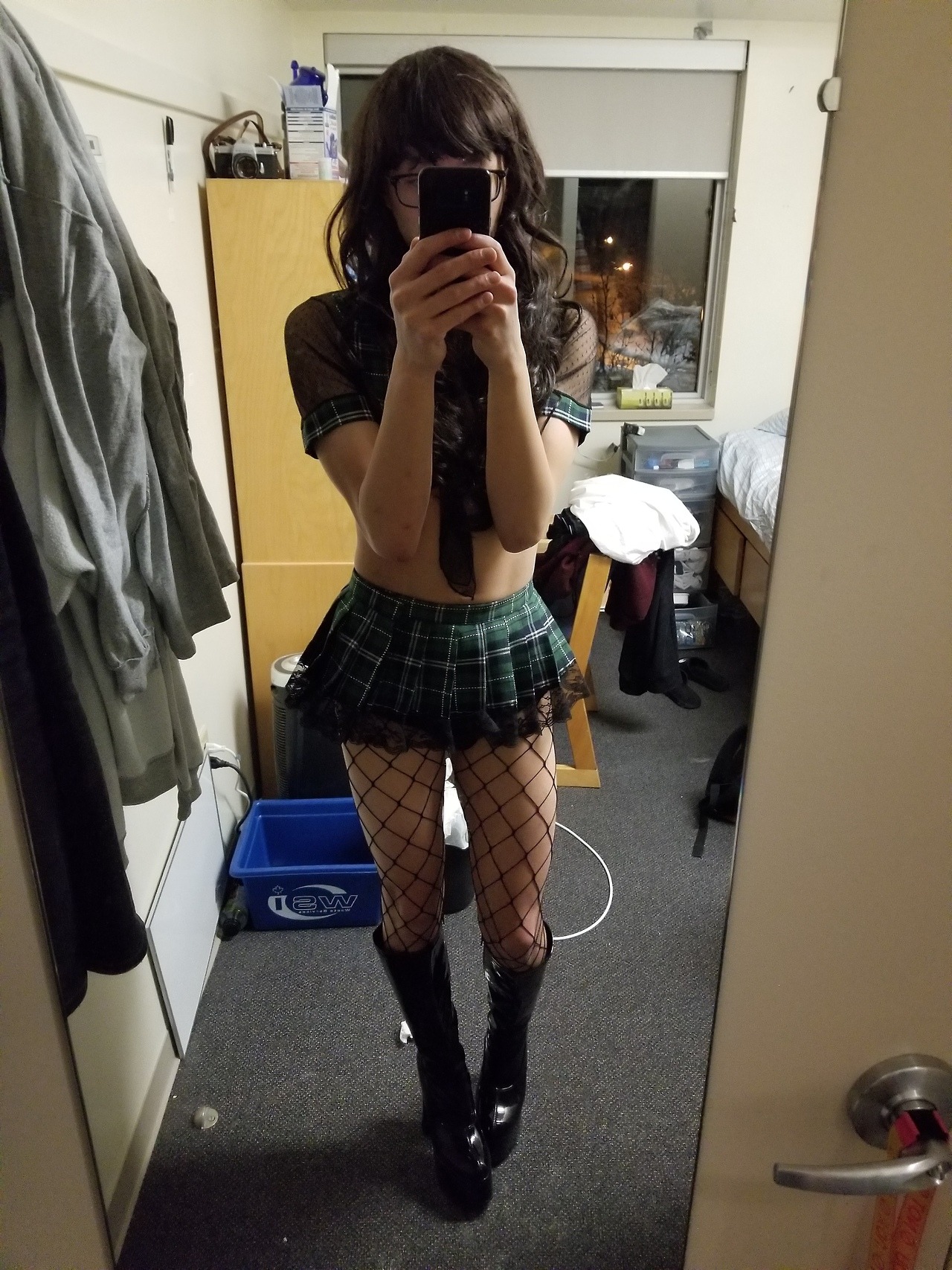 hotlittlesissies:  sissy-mchayla: I just wanna say that I love @mainlyusedforwalking