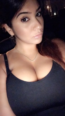 pussyconnoisseur6996:  Busty & Thick