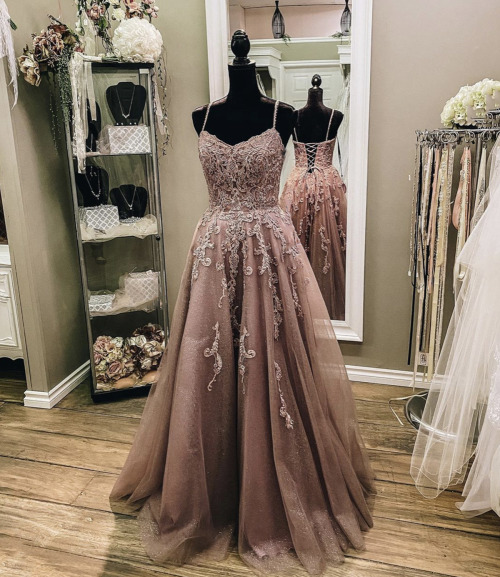 (via Cute lace long A line prom dress evening dress from Dress idea)
