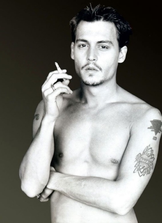 iloveyoujohnnydepp:Johnny Depp photographed by Wayne Maser (1995)