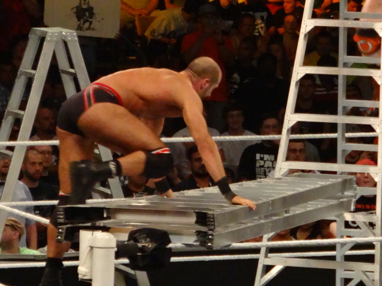 otherluces:  Cesaro (for melzabelza)  Some nice booty shots!