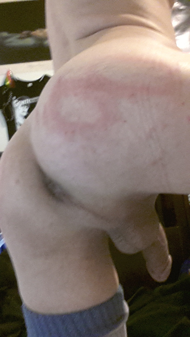 daddyswolfbrat:  I got caned, whipped and paddled last night :) finally. Yay! Nakie