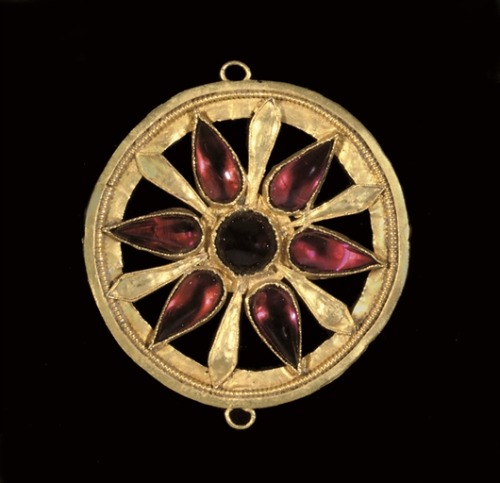 Roman gold and garnet openwork pendant, c. 1st century BCE - 1st century CE. From Christie’s Auction