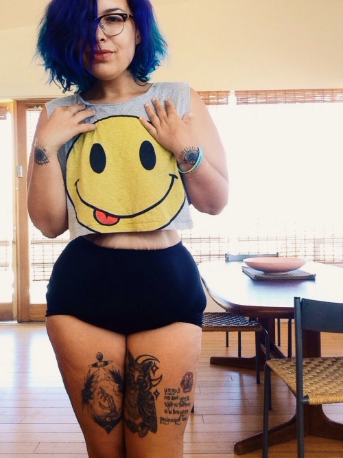 walkingwithmoonwolves:  I’m proud of my curves and will show them off if I want too. These curves hide for no one 