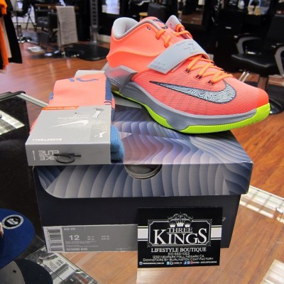 #ForSale #KDVII #35kDegrees #Size12 $150 #SpecialOffer includes The Matching #NikeElite Socks! available now at #3Kings #SneakerHeads #IGsneakerCommunity #BayAreaGotSole #kd7 #kevindurant #NikeAir