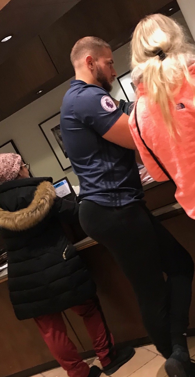 theassfactory:  subwayseries: I could’ve watched that ass walk around for hours!