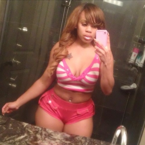 kingzluvsbigbootyqueenz:  Dominique Chinn   Damn we love the scrippers