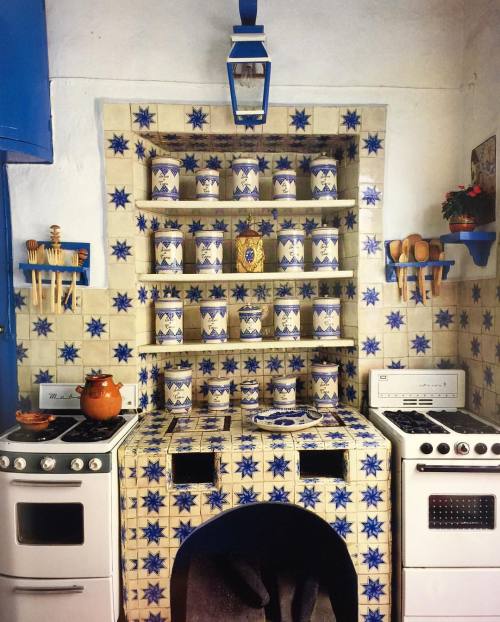 pressworksonpaperblog:  from “casa mexicana: the architecture, design, and style of mexico”, 1989. 