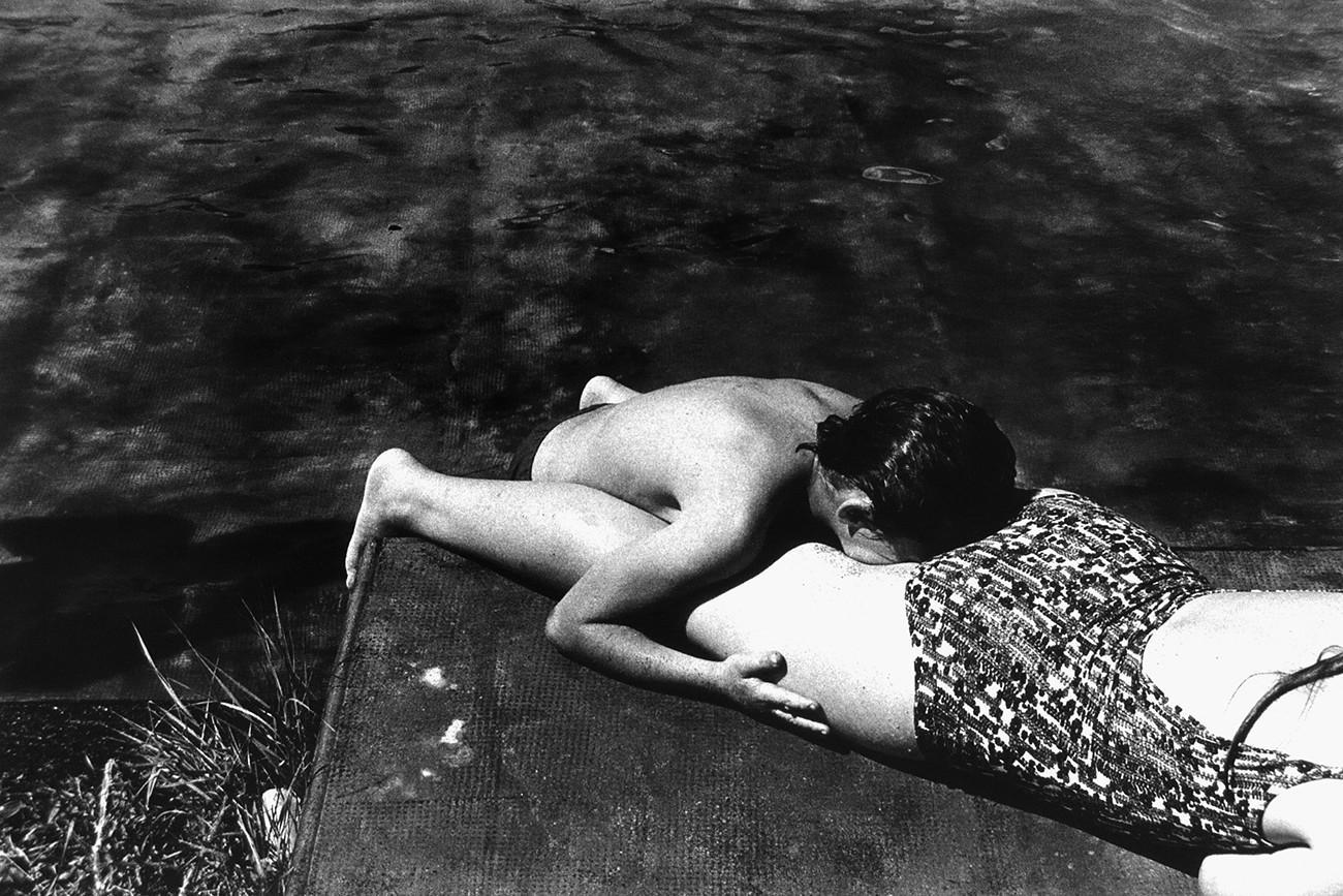 federer7:Chinon, France, 1979 Photo: Bernard Descamps