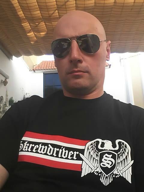 wp88:  opferssau:  SIEG HEIL Kamerad  A real fagbasher