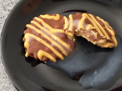 ✔️ Task 2 solved! “Honeycomb chocolate cookies ”@fuzzygumby
