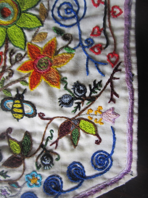 Details from the table runner I’m currently embroidering, Pt. 1