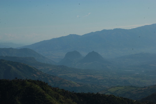 thewindblowsthewaterflows:It wasn’t difficult to find quite a nice variety of fruits in Colomb