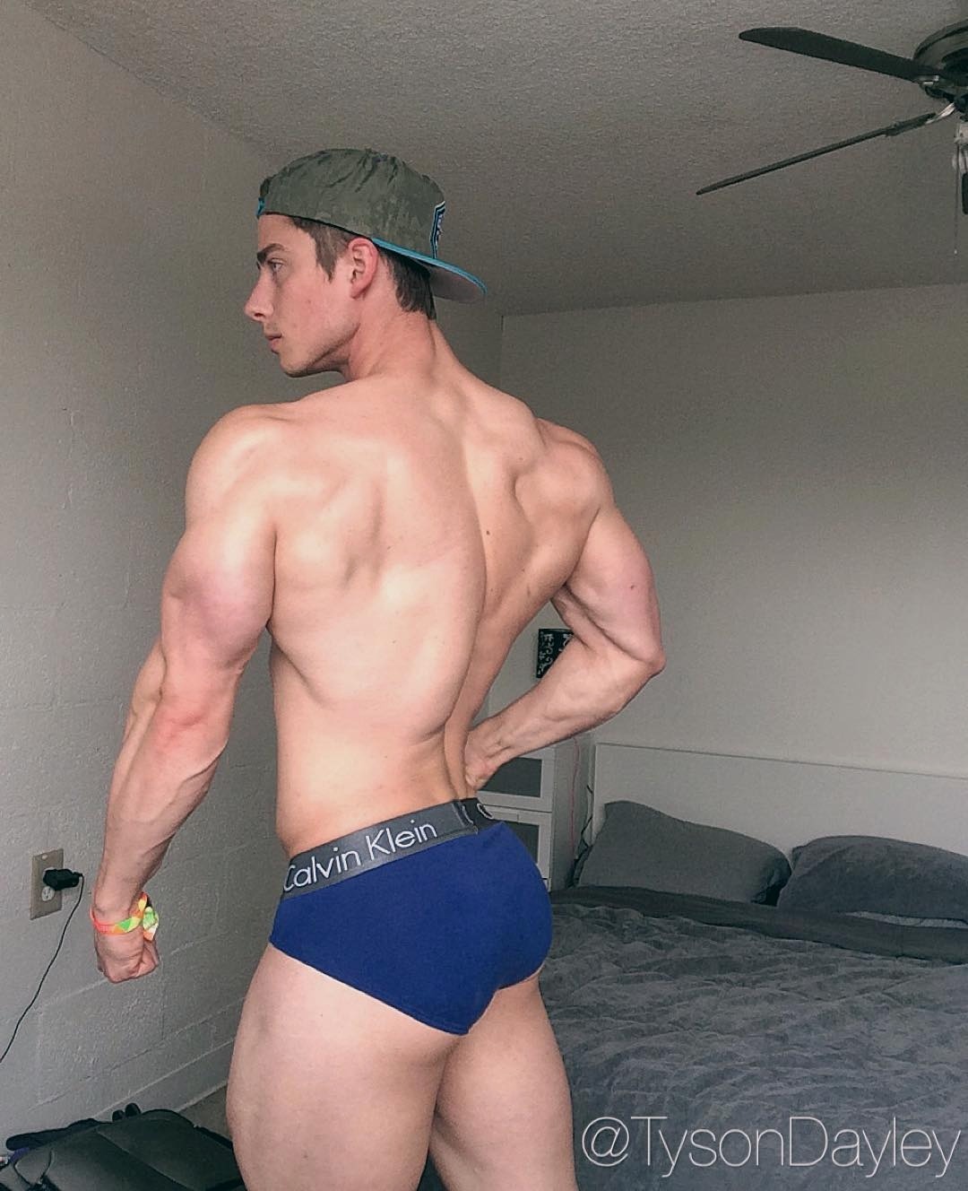 bigassaddicted:  Tyson Dayley’s Bubble Ass 