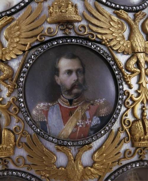 imperial-russia:Romanov Tercentary Egg miniature portraits of...