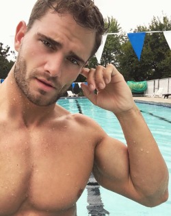 gaymencentral:  ACTIVE HOT GUYS BLOG. 24/7 POSTS. Instagram: http://www.instagram.com/gaymencentral