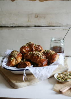 foodiebliss:  Homemade Baklava CroissantsSource: Daisy and the Fox  Where food lovers unite.     Opa! Yummy!