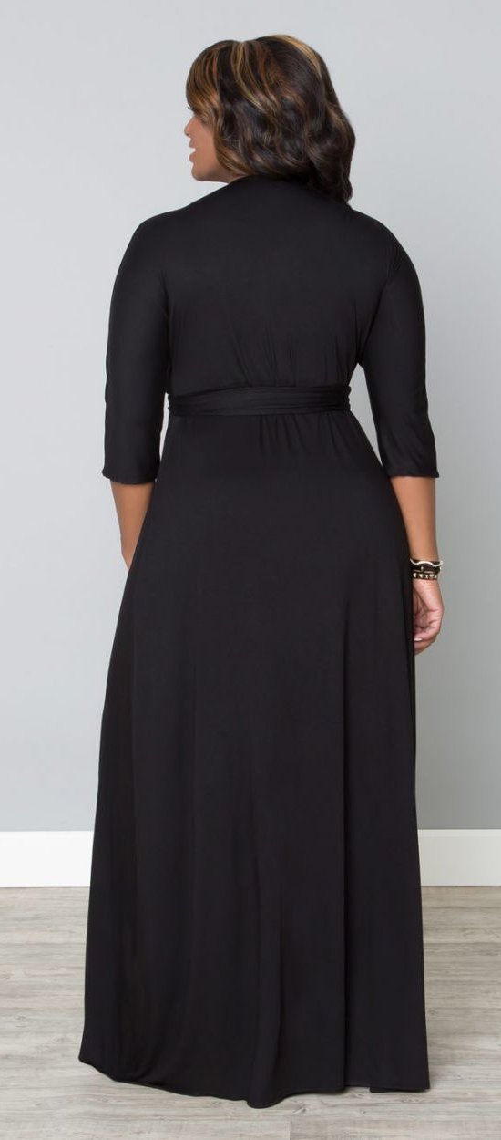 plussizeebony:  Nakeesha Witherspoon in Kiyonna’s Rumor Ruched Dress, Essential
