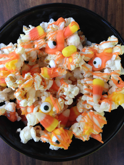 ghoulstiels:  diamondheroes:  Some Spooky Recipes:  Cheesy Hot Dog Mummy Rolls  Vampire Mouth Marshm