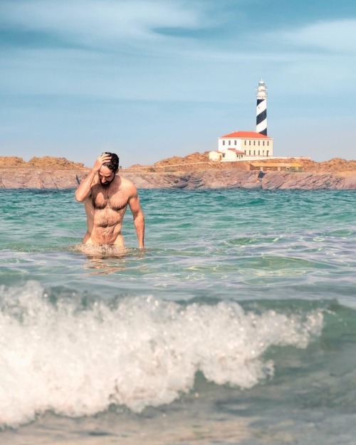 ofbeachesandmen2:  leomanolides:  ren  Of beaches and men - Guide to gay nude beaches