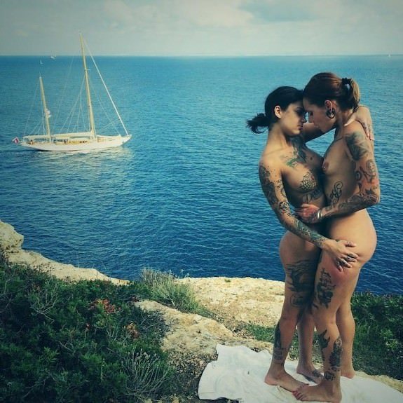 welove-porn:  More of sexy Bonnie Rotten.