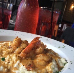 afro-arts:  Sweet Auburn Seafood  sweetauburnseafood.com // IG: sweetauburnseafood  Atlanta, GA  CLICK HERE for more black owned businesses!