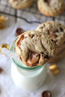 Sweetoothgirl:    Brown Butter Rolo Toffee Chocolate Chip Cookies