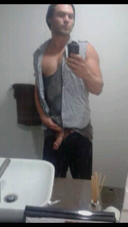 aussietradiesandsurfers:  Jamie off big brother. What an amazing dick he has. See if first at Aussie Tradies and Surfers