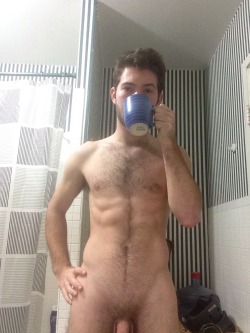 hot-men-of-reddit:  Just waking up in the morning. via /r/ladybonersgw http://ift.tt/1SKMwog