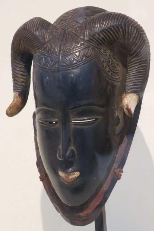 Horned anthropomorphic mask of the Guro people, Côte d'lvoire.  Artist unknown; early 20t