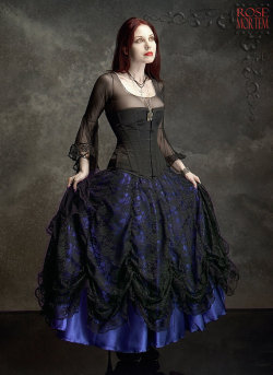 victorian-goth:  Victorian goth http://victorian-goth.tumblr.com/