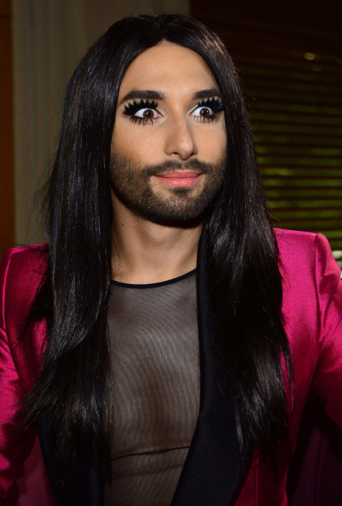 June 27, 2015Conchita in Poland, at the tv show  “Dzień Dobry Wakacje” in a suit from ByPlakinger - 