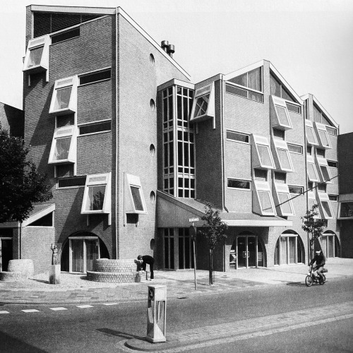 germanpostwarmodern:Office Building of the company “Moret &amp; Limperg” (1978) in Heerlen, the Netherlands, by Laurens Bisscheroux