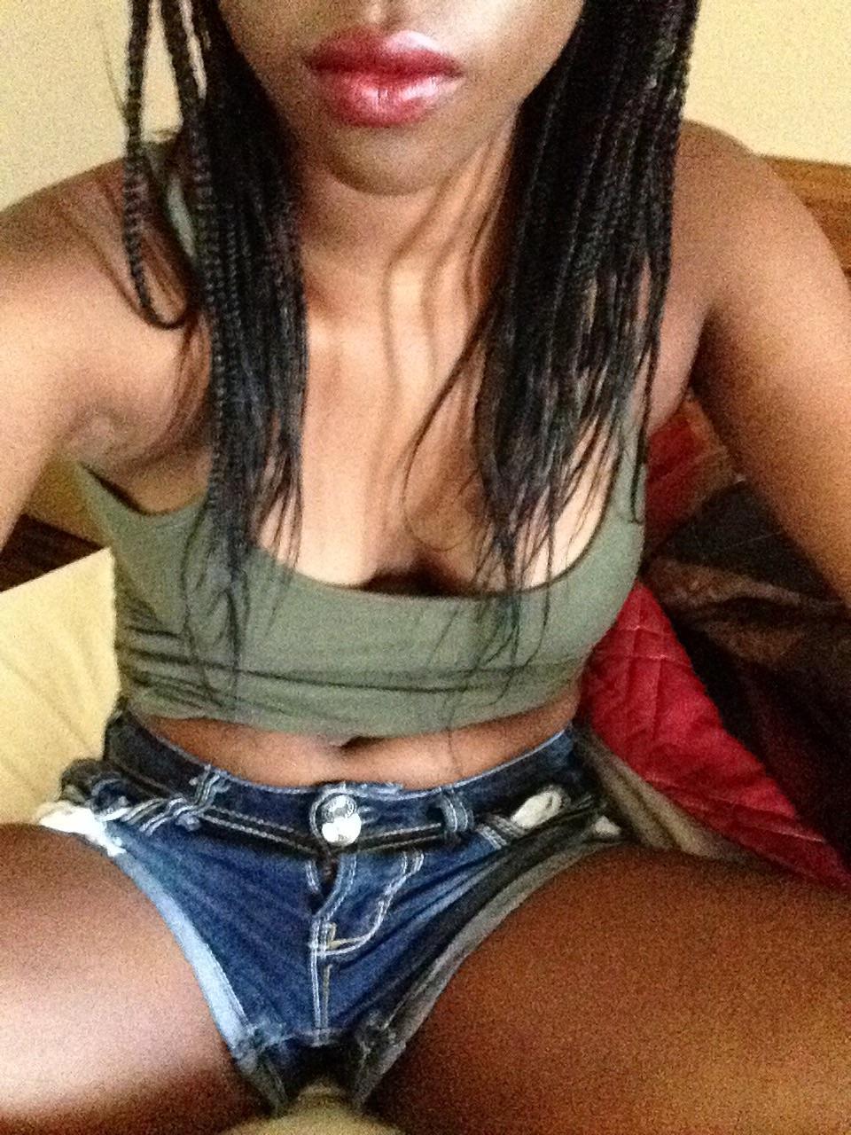 dickgoo:  More or Meeka Sexy lil ass 18 and ready.. thanks for submitting  http://cash4sextapes.com