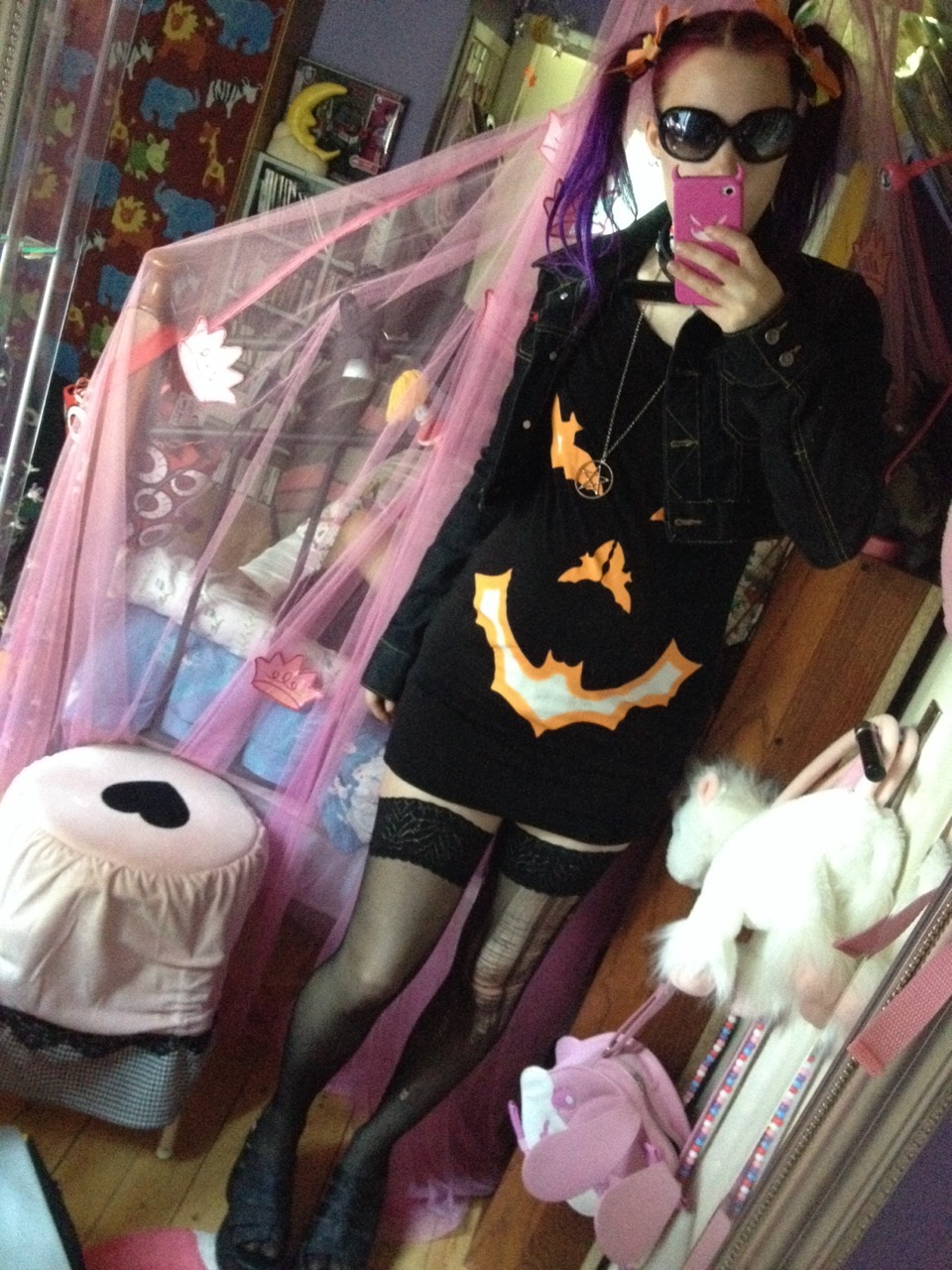 horrorriz:  When it’s too hot to live… Wear all black but in thin materials!