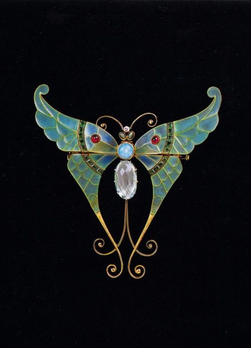 mote-historie:Art Nouveau Boucheron brooch, gold, pliqu-a-jour enamel, aquamarine, rubies, opal