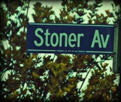 dopeyourlife:  stoner avenue
