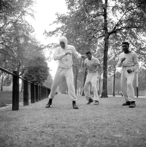 onceuponatown:Muhammed Ali training on London’s streets, 1963.