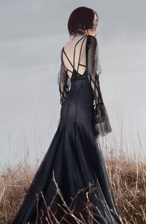 celinamarniss:Gowns for Aava Arek HASSIDRISS ‘Burning Shadows’ Collection, Fall/Winter 2019