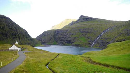megawelcometothevillage:Saksun, Faroe Islands Source: imgur.com/MeXIHEu