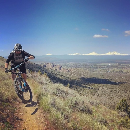stumptownrider: REEB'n it at Smith Rock State Park today, views are awesome. Get out there and ride 
