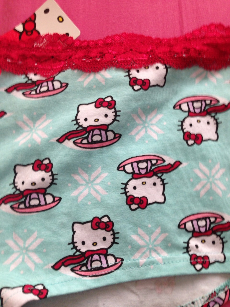 missheng:  Bought some cute hello kitty choniessss