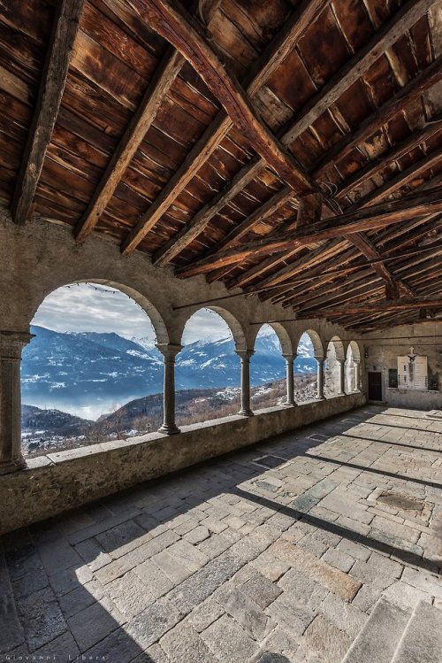 absentlyabbie: abandonedandurbex: Abandoned balcony overlooking the Alps in Italy [1367 x 2048] @meg