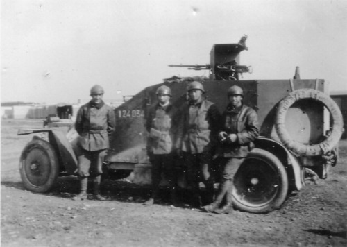 dieselfutures:Automitrailleuse Renault modèle 1915