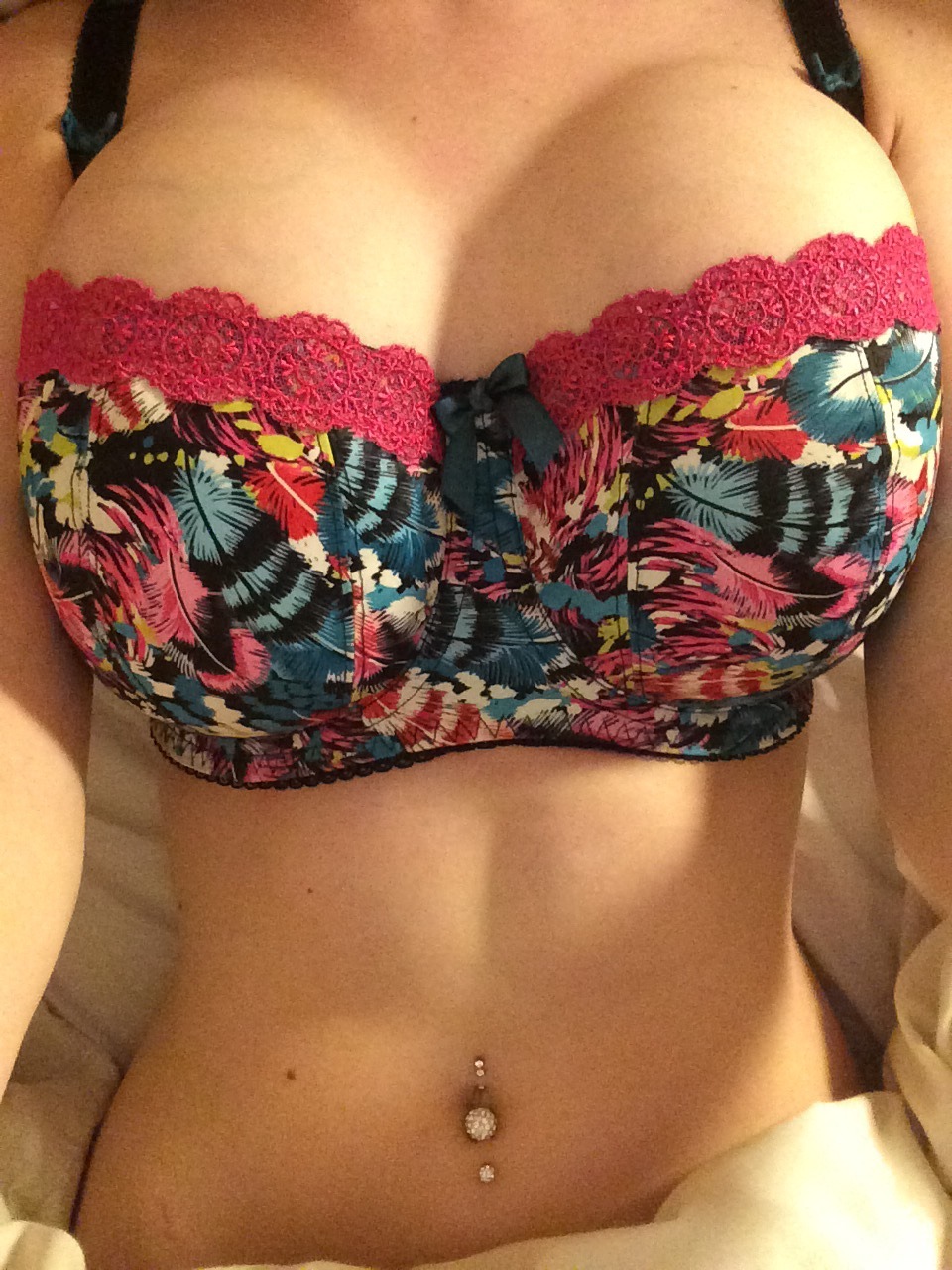 e-ps:  Looove balconette bras  Loooooove the view
