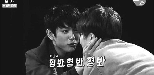Look at me, look at me, look at me! / Youngjae-ya, hold hyung&rsquo;s hand. I&rsquo;m always